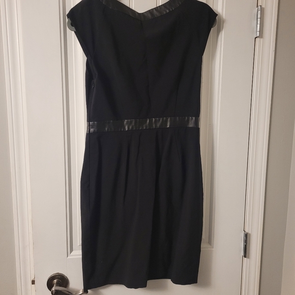 Beautiful black Dress 👗 - Picture 2 of 2